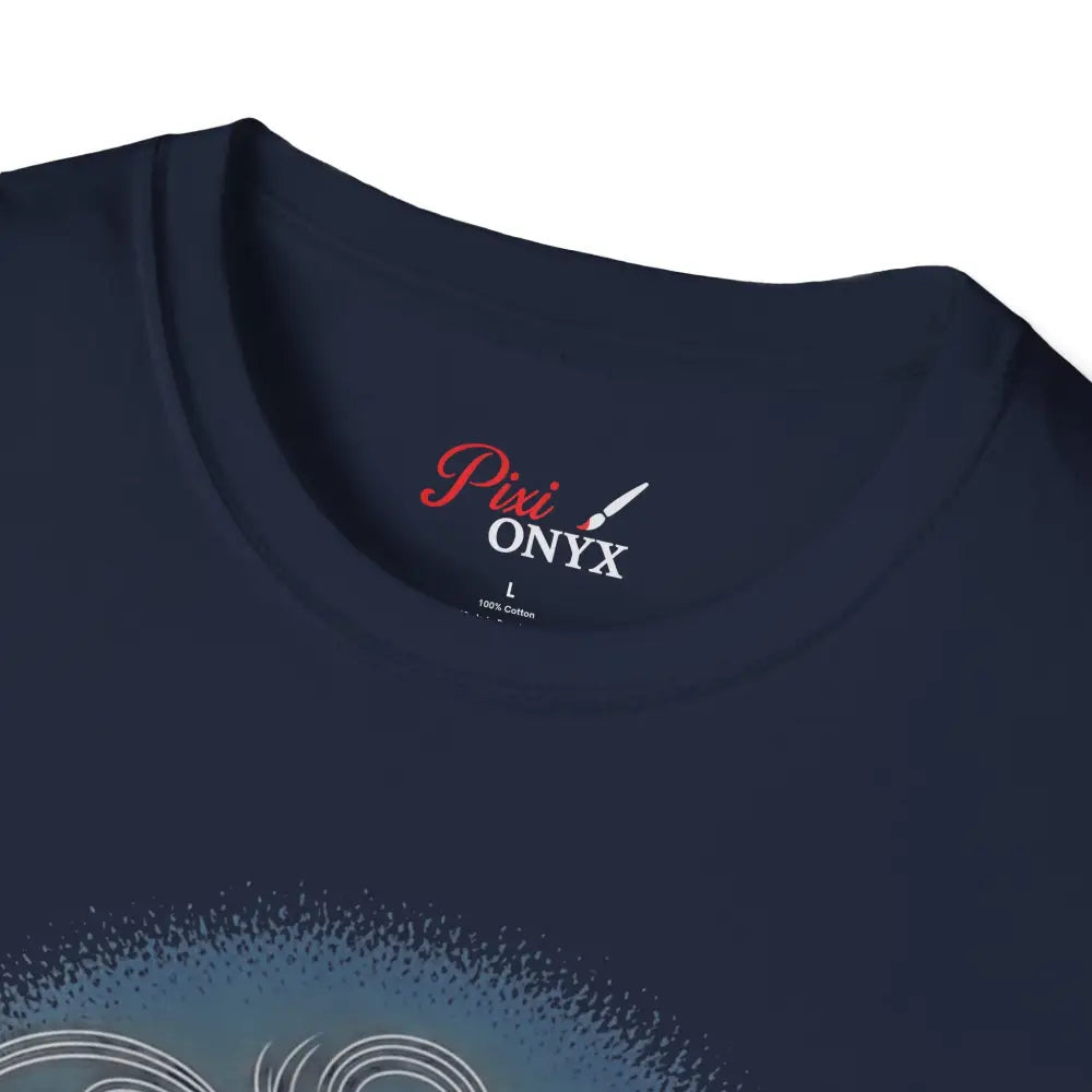 Navy blue unisex softstyle t-shirt with tagless collar, reducing fabric waste and enhancing aesthetic appeal